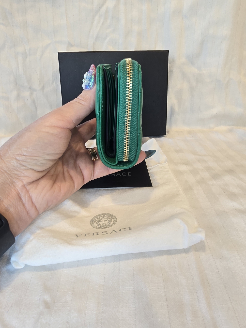 Versace Green Lamb Skin Quilted Leather Zip Wallet with Gold Medusa - Picture 4 of 14
